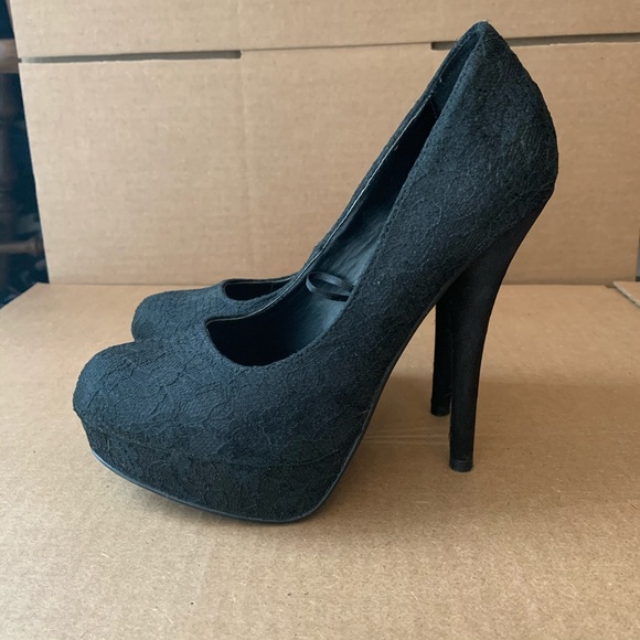 black lace pumps forever 21